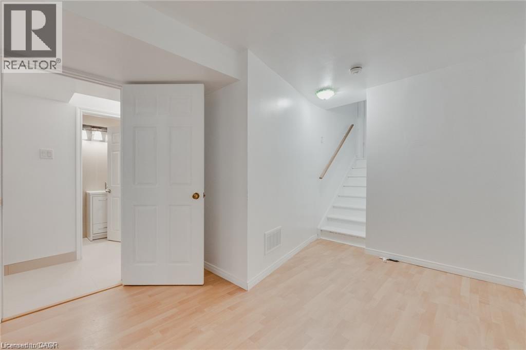 347 KEEWATIN Avenue thumbnail 23