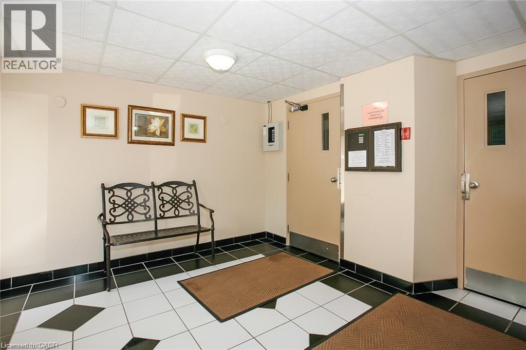 24 MOOREGATE Crescent Unit# 305 thumbnail 4