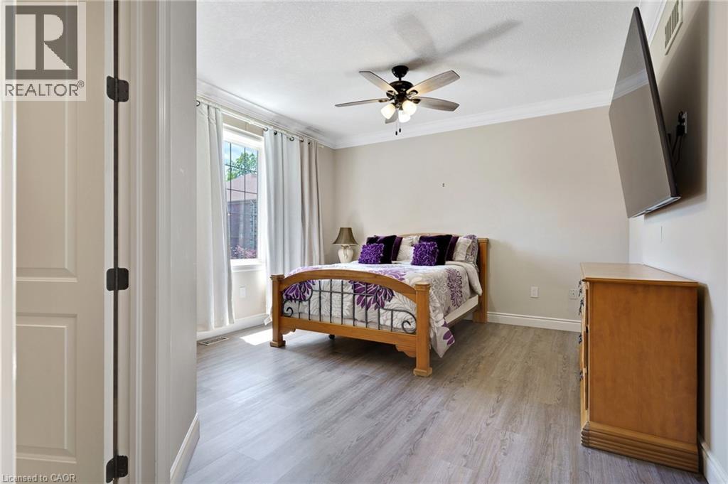 258 EDGEWATER Crescent Unit# 8 thumbnail 23