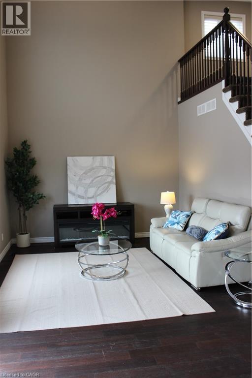 561 THOMAS SLEE Drive thumbnail 9