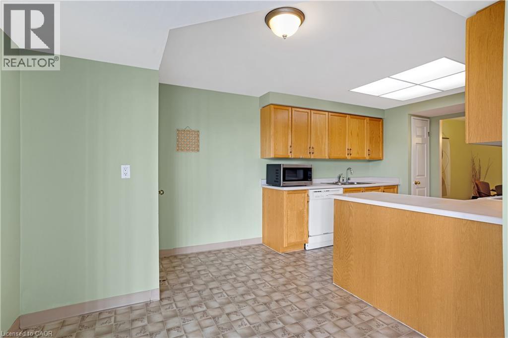 265 WESTCOURT Place Unit# 608 thumbnail 15