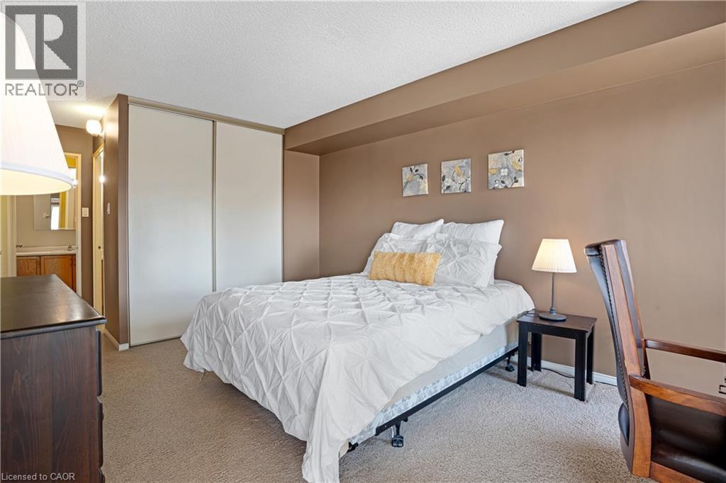 265 WESTCOURT Place Unit# 608 thumbnail 19