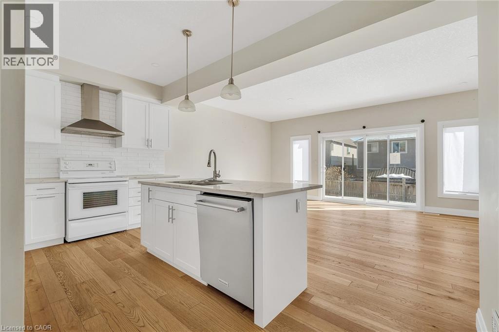 47 PONDCLIFFE Drive thumbnail 4