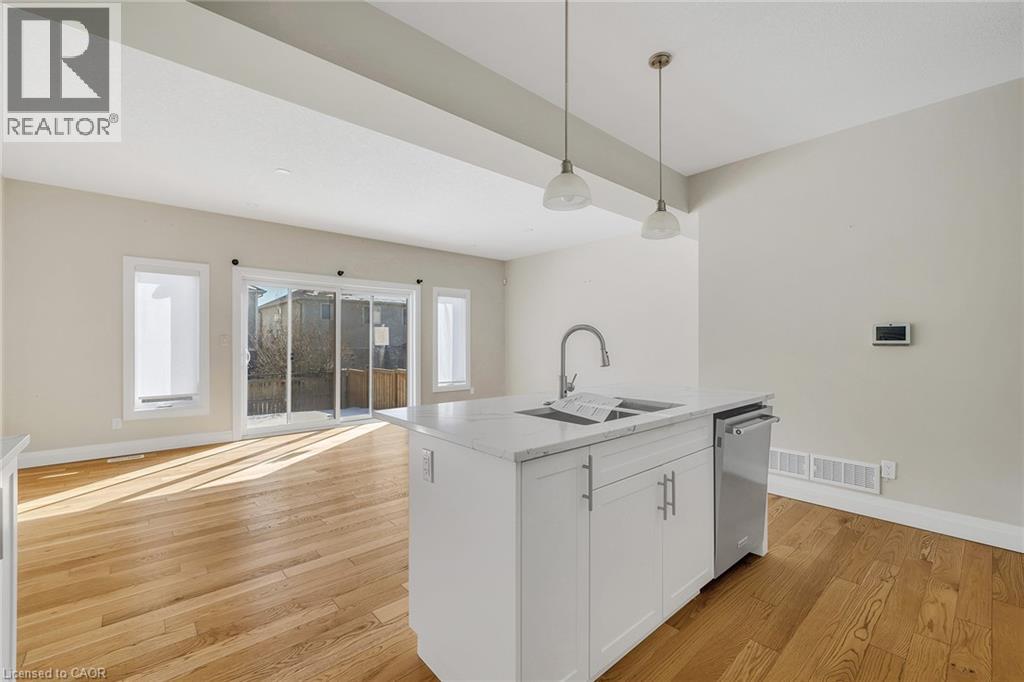 47 PONDCLIFFE Drive thumbnail 8