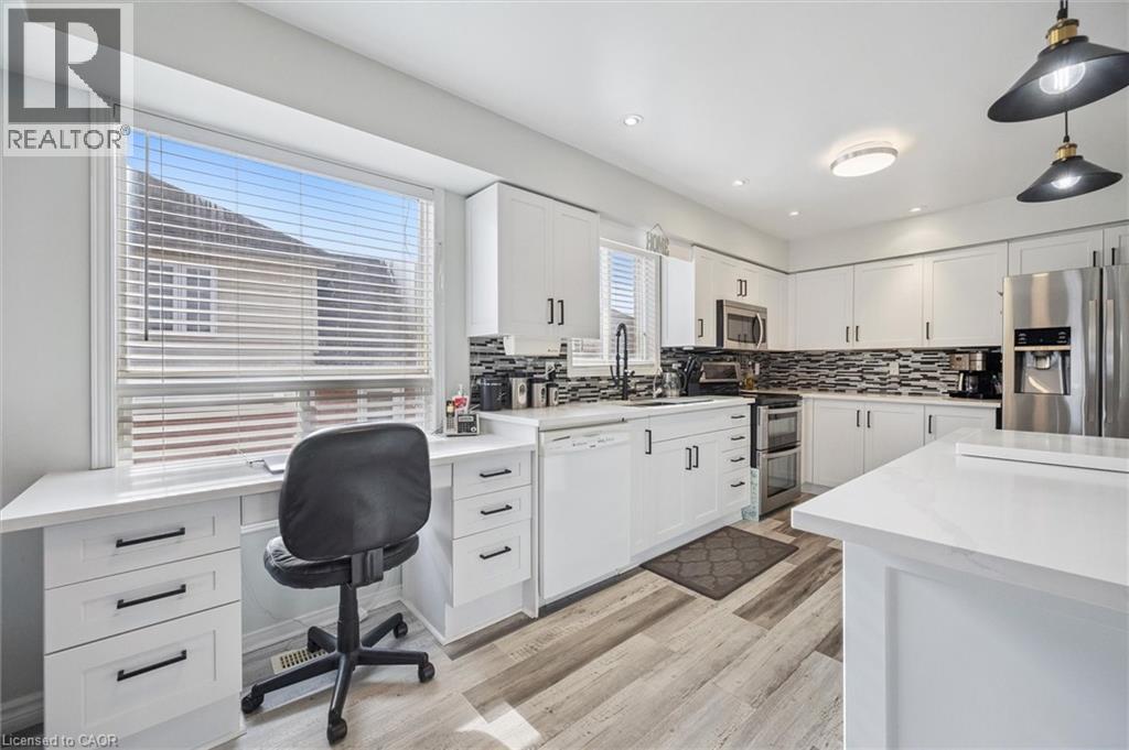 11 ACORN Way thumbnail 10