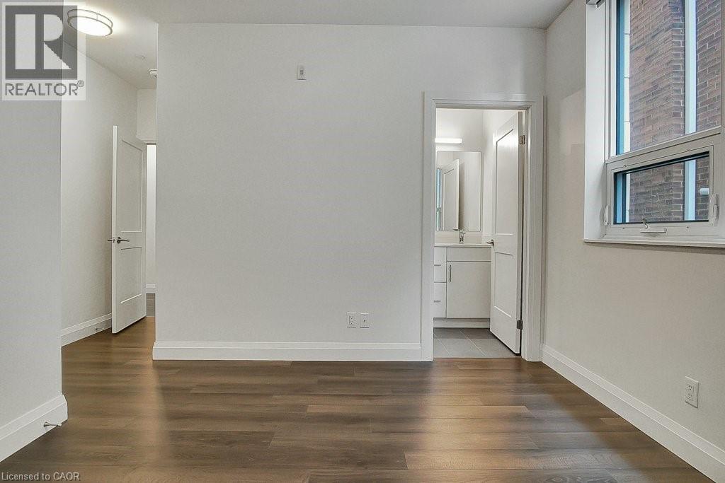 399 QUEEN Street S Unit# 101 thumbnail 29