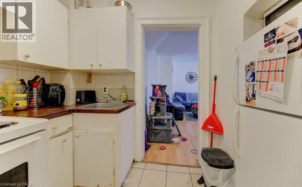 11 SIMCOE Street thumbnail 16