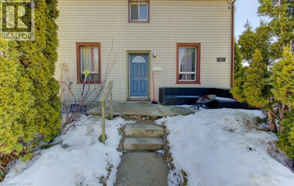 11 SIMCOE Street thumbnail 5