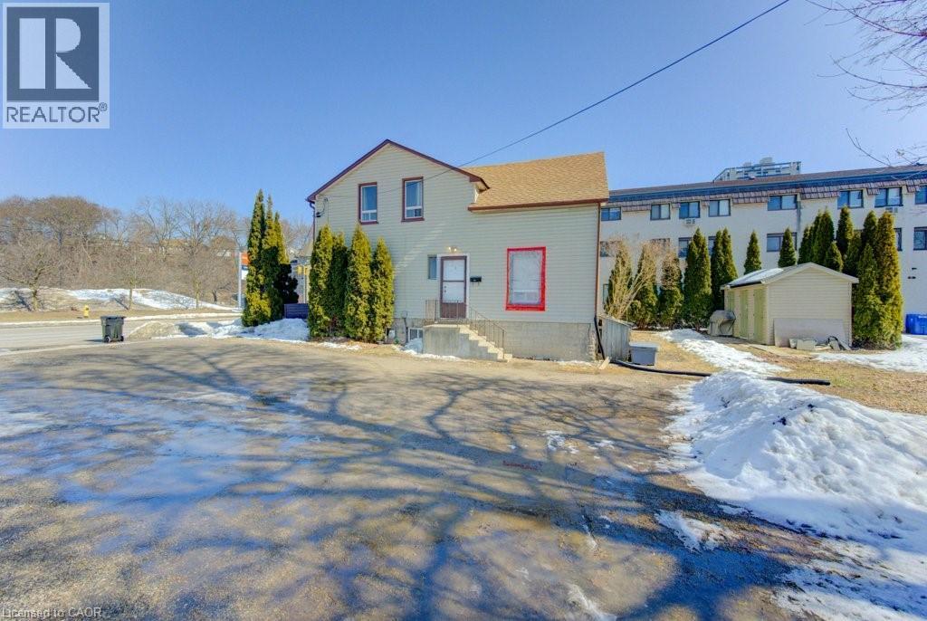 11 SIMCOE Street thumbnail 2