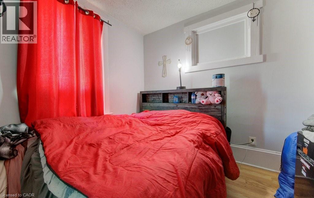 11 SIMCOE Street thumbnail 17