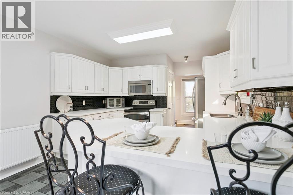 132 QUEEN Street W thumbnail 25