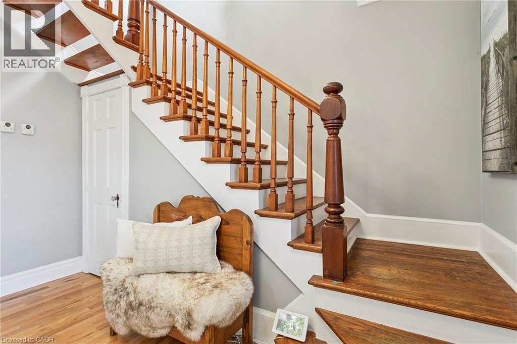 132 QUEEN Street W thumbnail 9