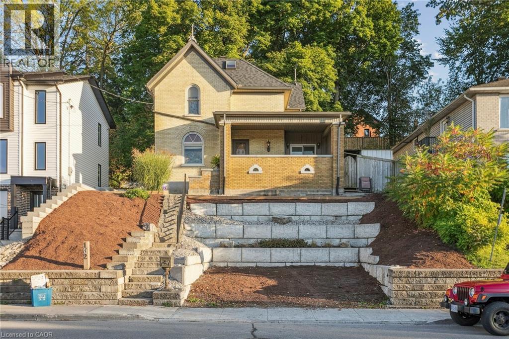 132 QUEEN Street W thumbnail 2