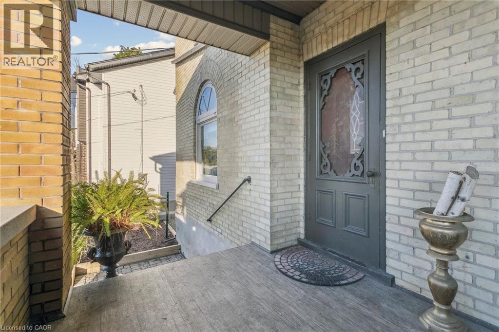 132 QUEEN Street W thumbnail 7