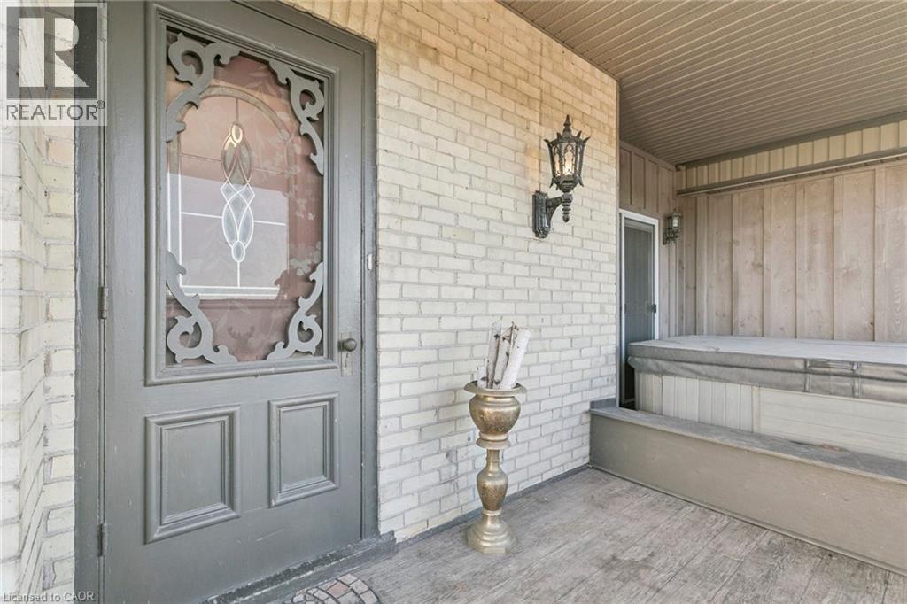 132 QUEEN Street W thumbnail 6