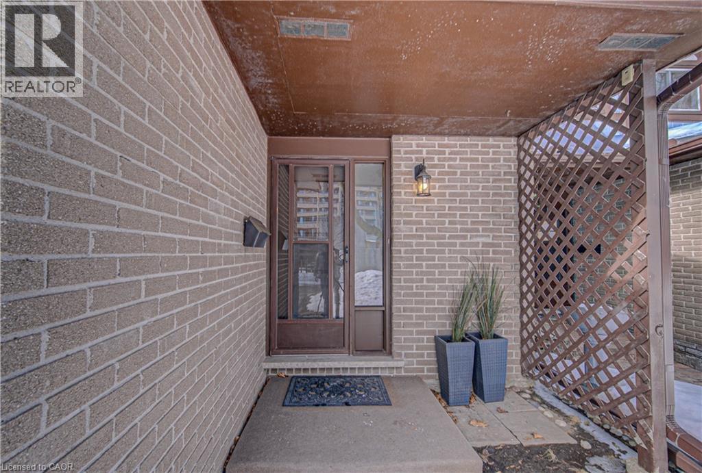 46 CEDARWOODS Crescent Unit# 6 thumbnail 2