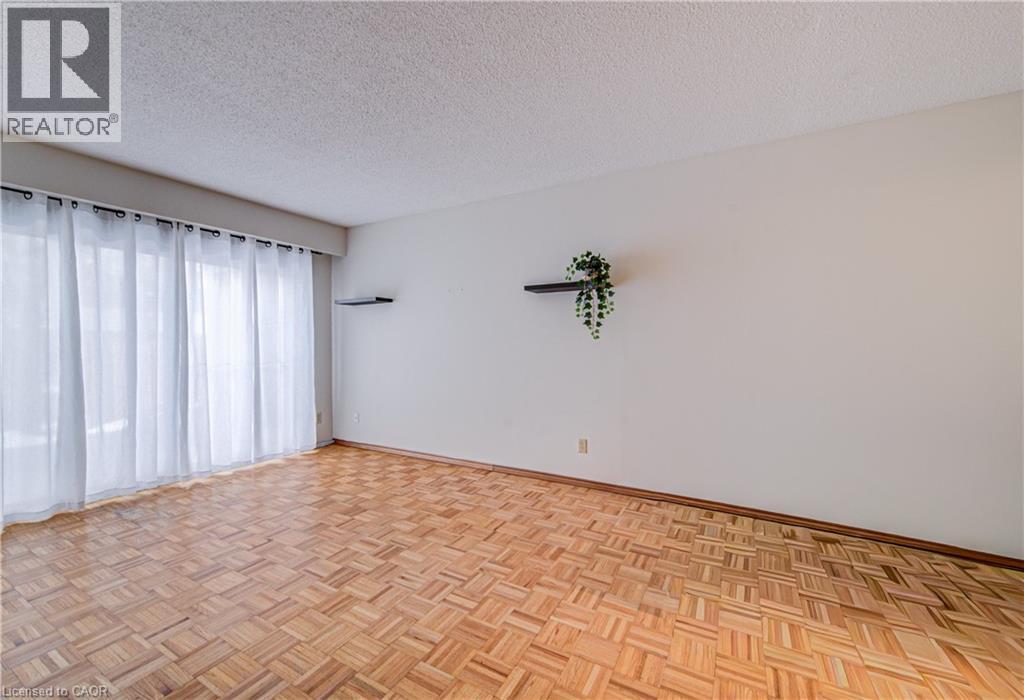 46 CEDARWOODS Crescent Unit# 6 thumbnail 5