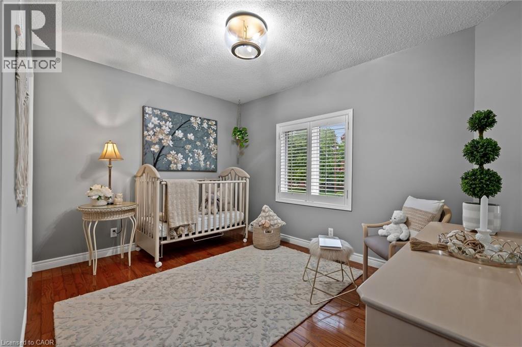 1 BROWN Avenue thumbnail 25