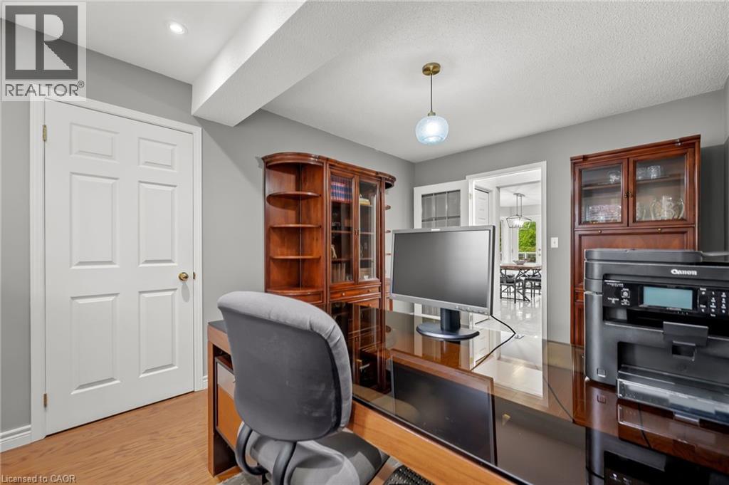 1 BROWN Avenue thumbnail 15