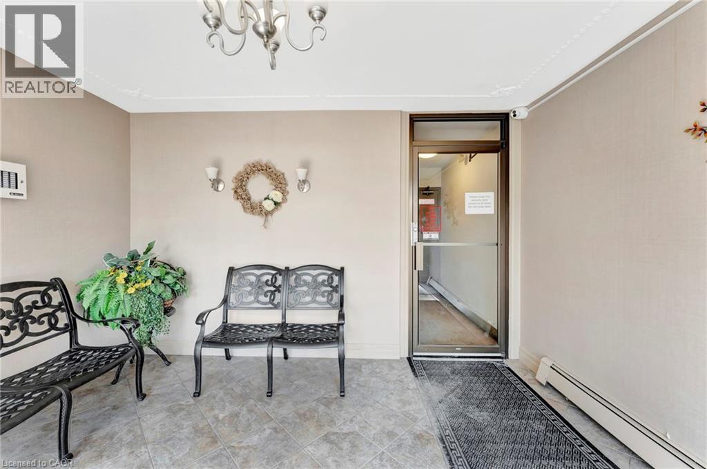 944 CALEDONIAN View Unit# 405 thumbnail 4