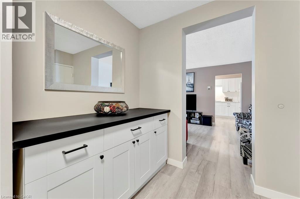 944 CALEDONIAN View Unit# 405 thumbnail 7