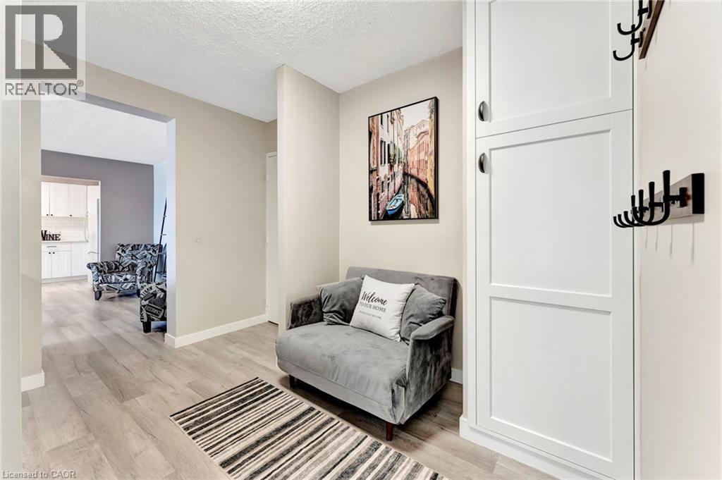 944 CALEDONIAN View Unit# 405 thumbnail 8