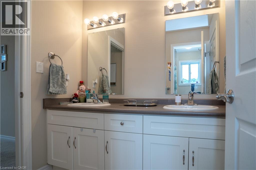 792 SNOWBERRY Court thumbnail 29