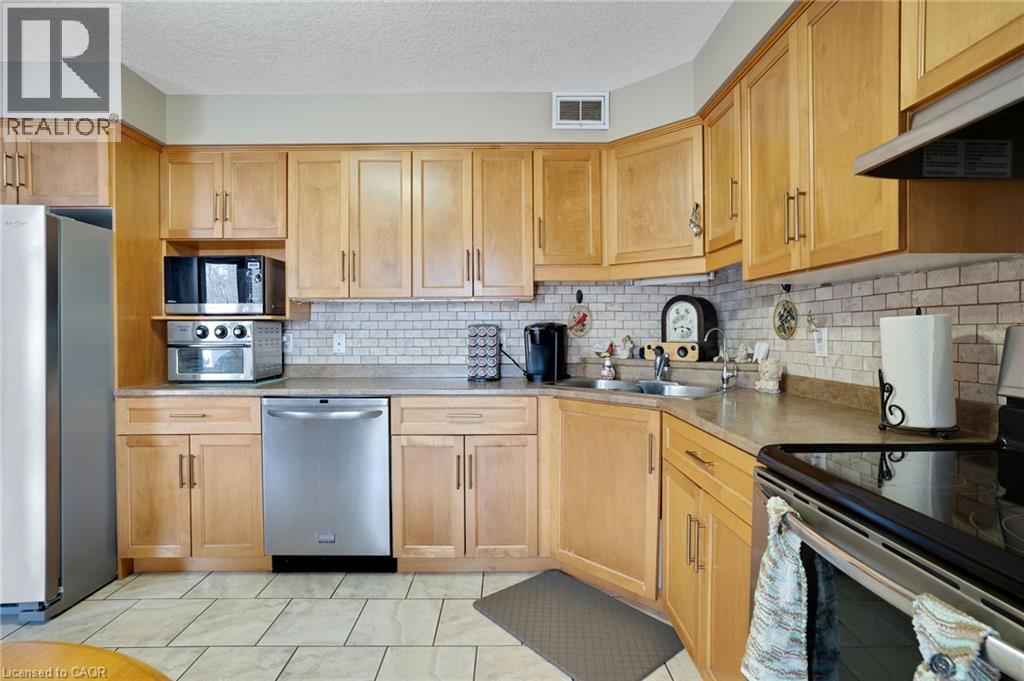 214 SNYDERS Road E Unit# 4 thumbnail 16