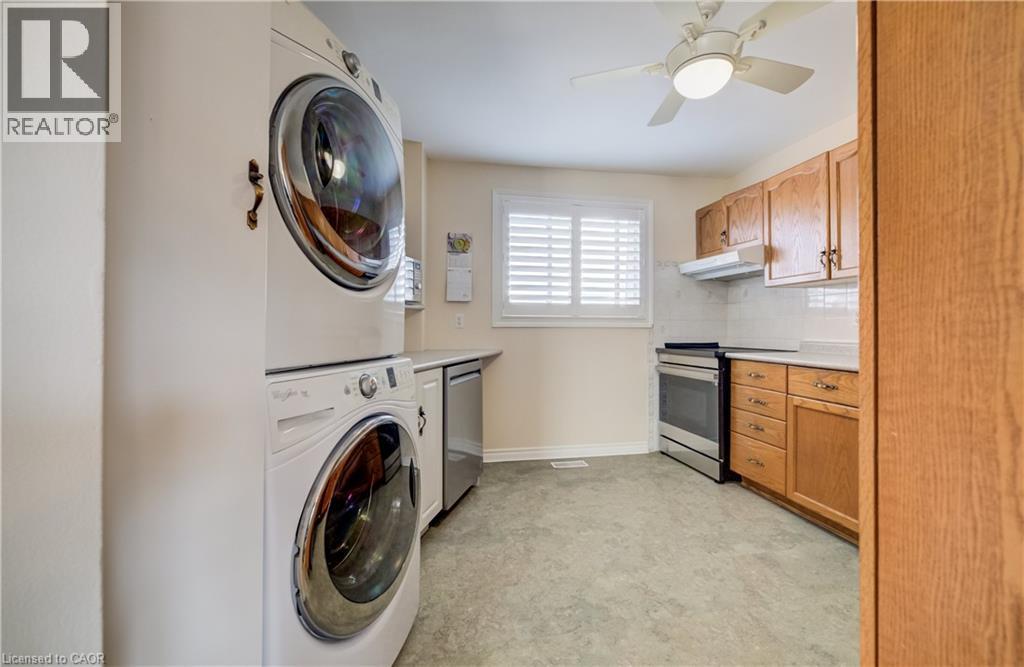 60 ELMSDALE Drive Unit# 11 thumbnail 17