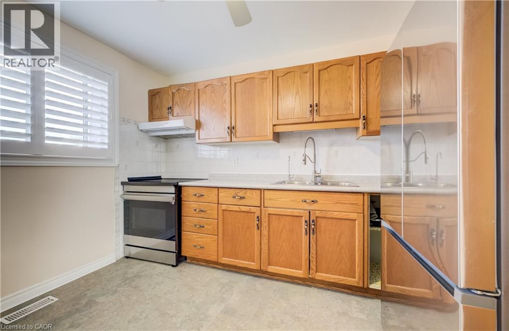 60 ELMSDALE Drive Unit# 11 thumbnail 18