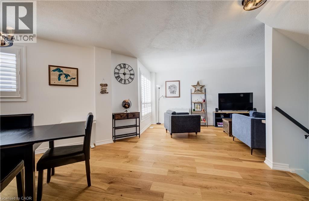 60 ELMSDALE Drive Unit# 11 thumbnail 14