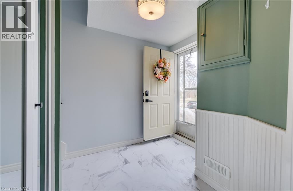 60 ELMSDALE Drive Unit# 11 thumbnail 5