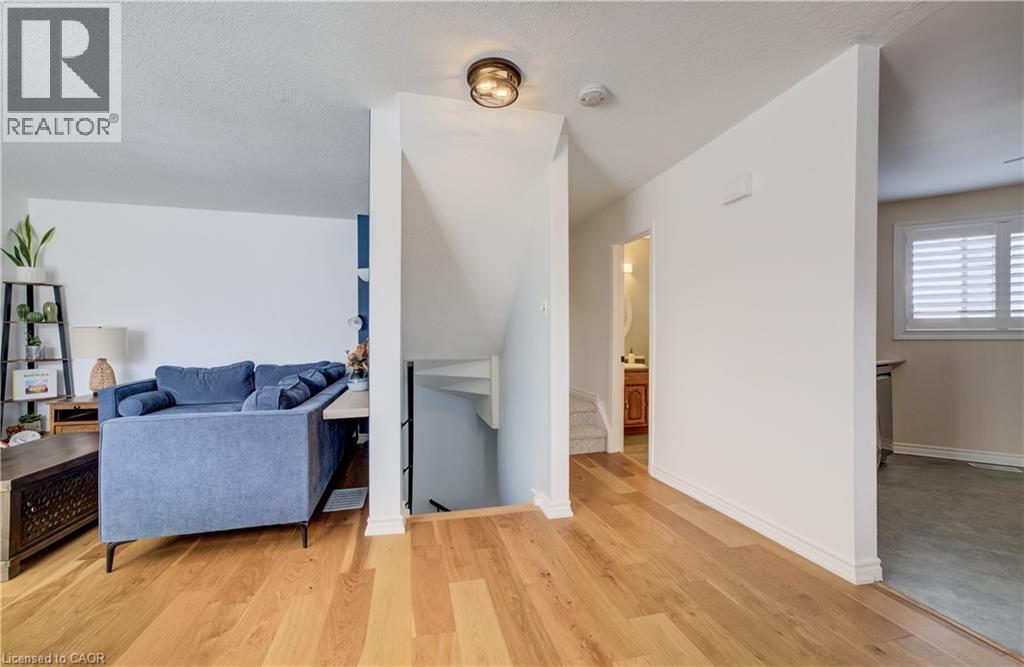 60 ELMSDALE Drive Unit# 11 thumbnail 9