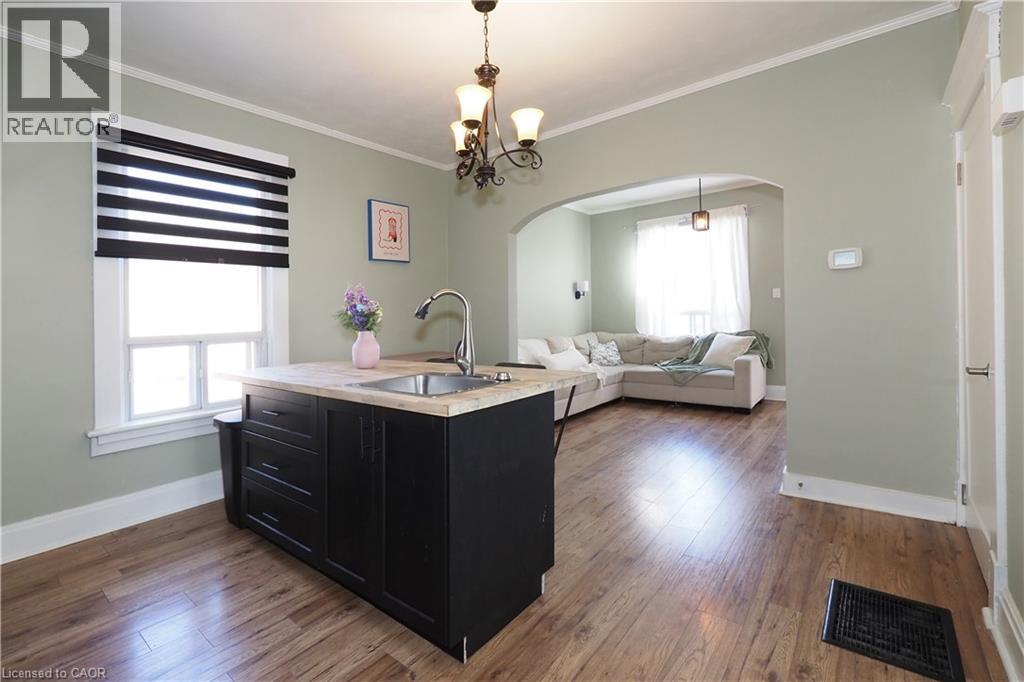 19 PAISLEY Heights thumbnail 17