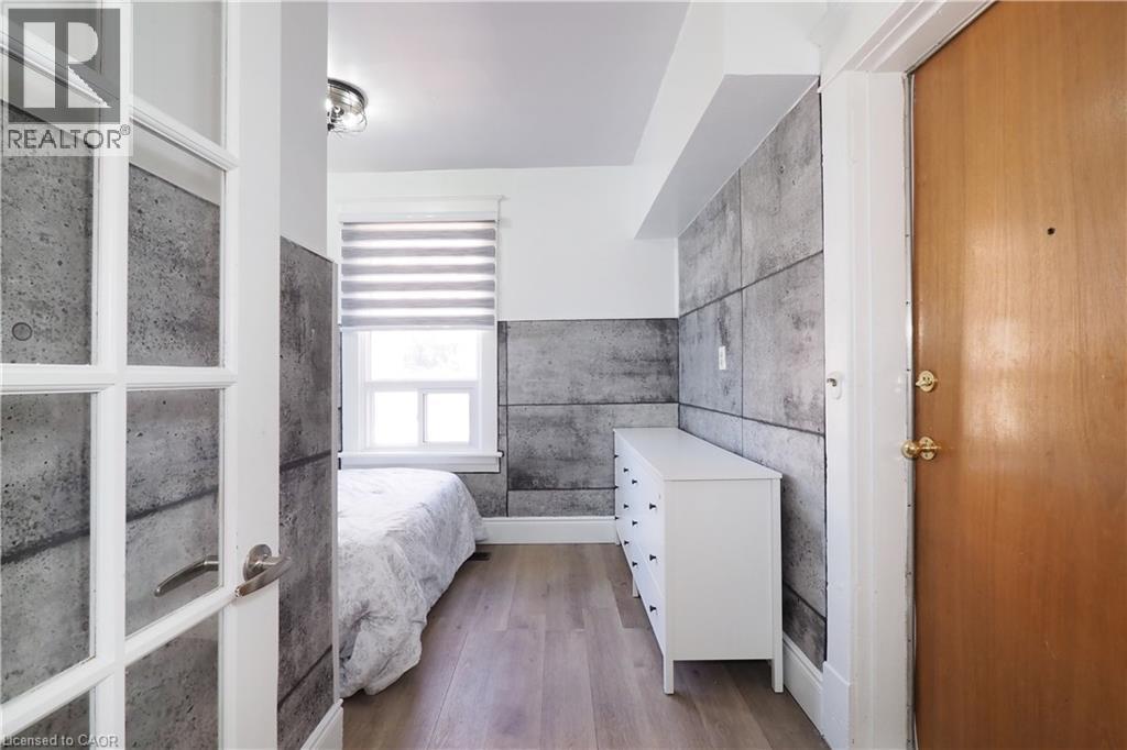 19 PAISLEY Heights thumbnail 20