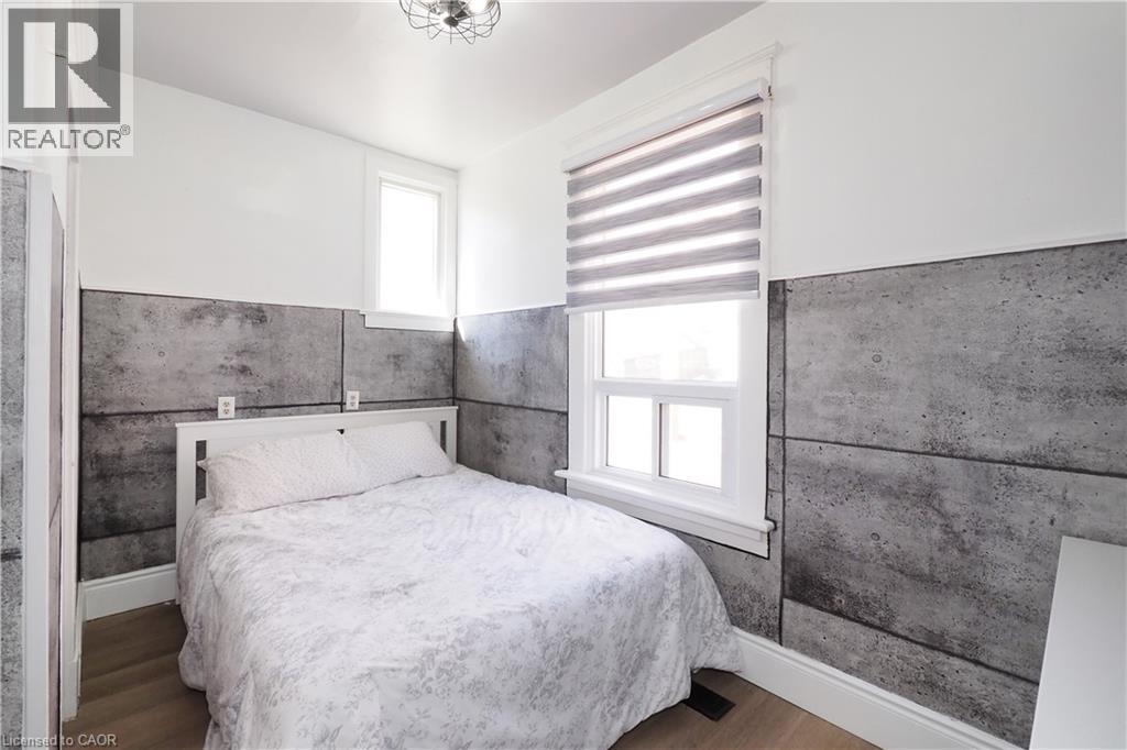 19 PAISLEY Heights thumbnail 21