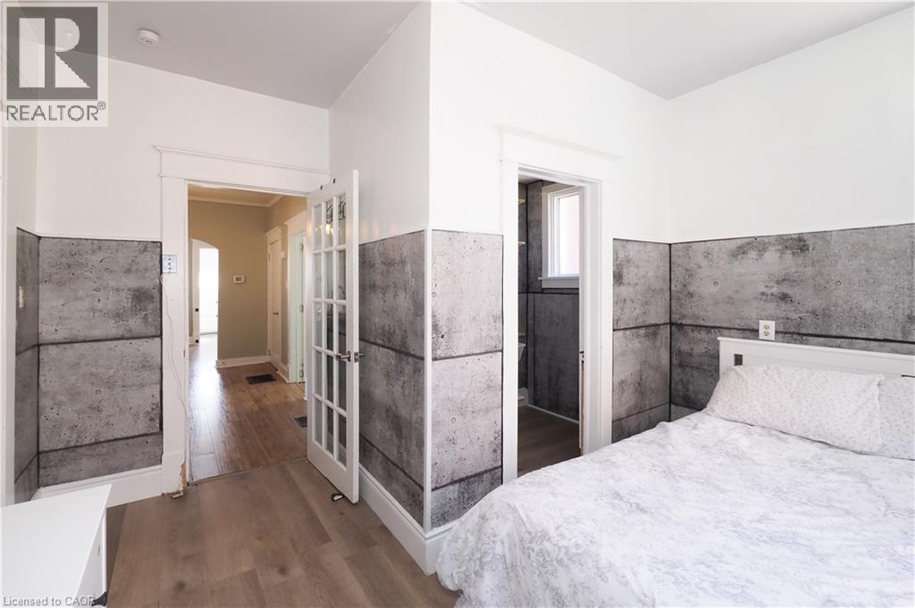 19 PAISLEY Heights thumbnail 22