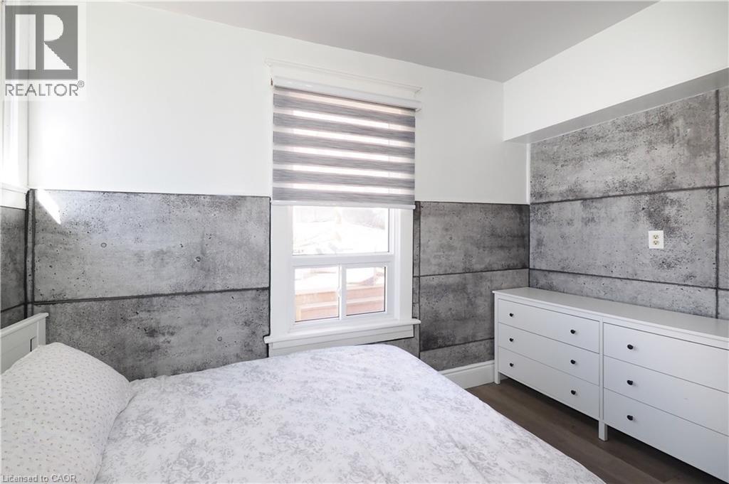 19 PAISLEY Heights thumbnail 23