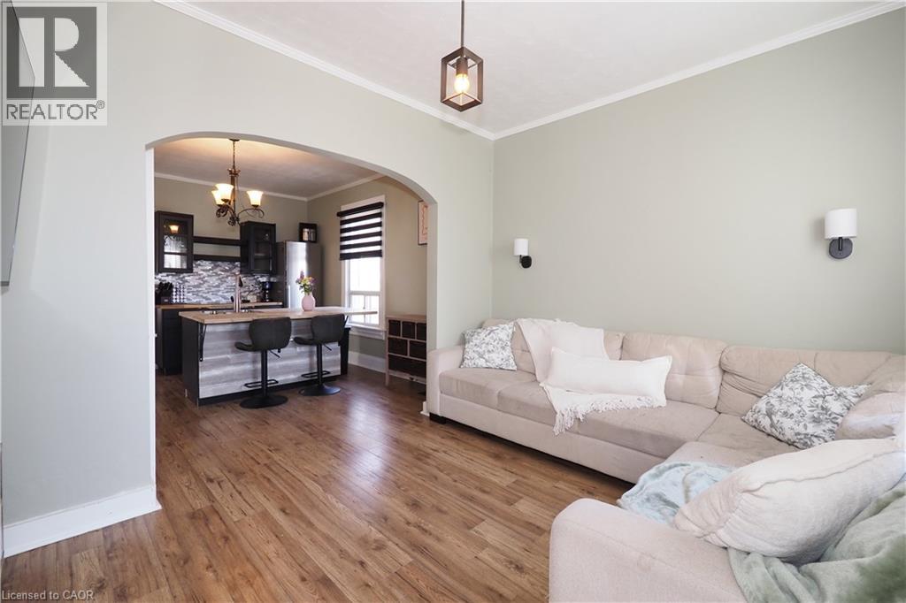 19 PAISLEY Heights thumbnail 8