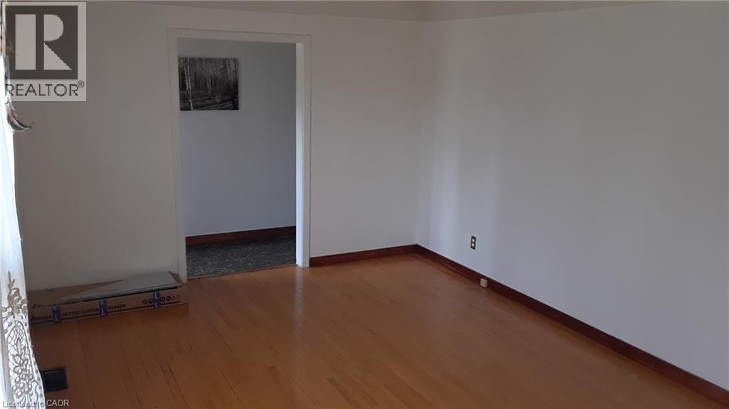 160 ERB Street E thumbnail 11