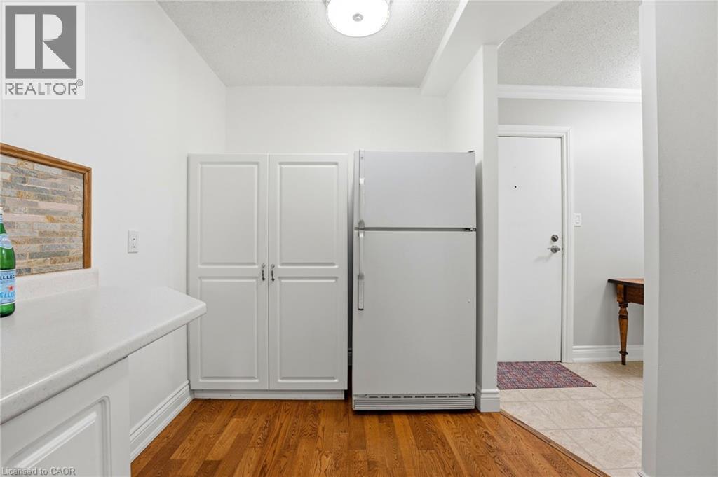 944 CALEDONIAN View Unit# 206 thumbnail 10