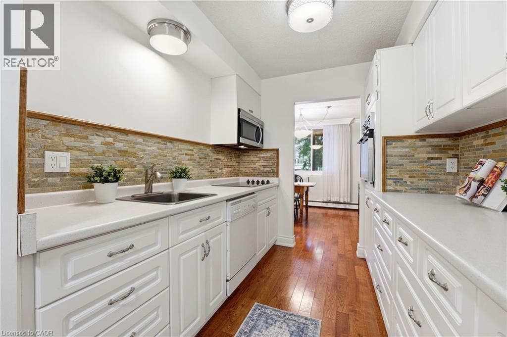 944 CALEDONIAN View Unit# 206 thumbnail 8