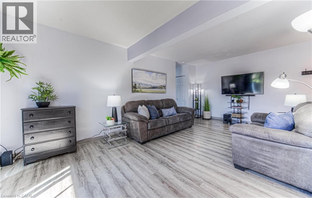 283 FAIRWAY Road N Unit# 201 thumbnail 12