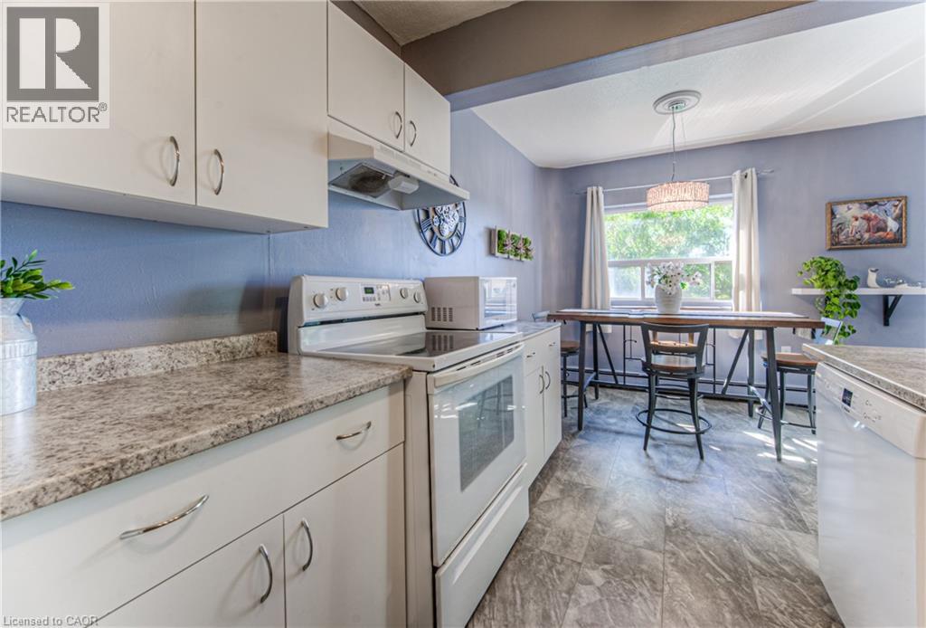 283 FAIRWAY Road N Unit# 201 thumbnail 19