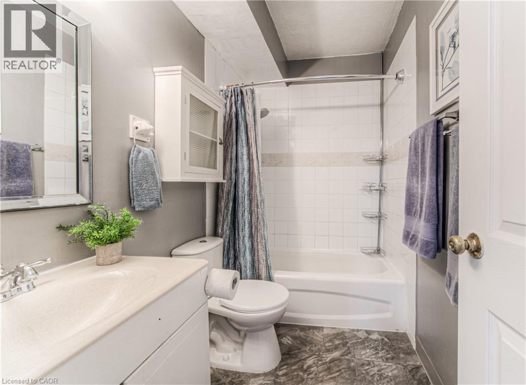 283 FAIRWAY Road N Unit# 201 thumbnail 24