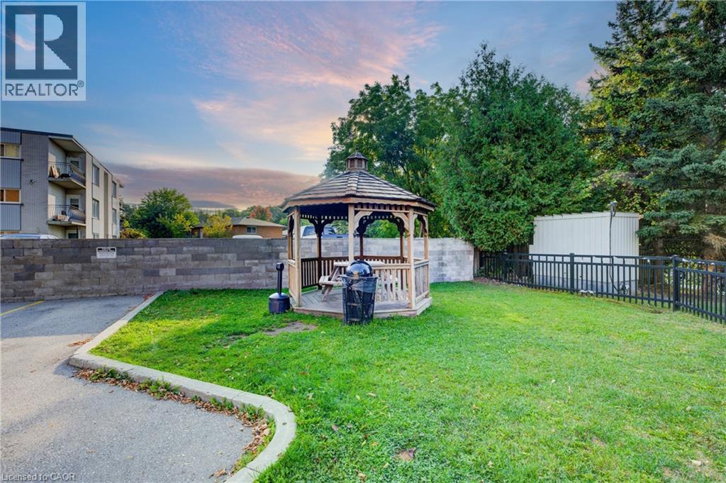 283 FAIRWAY Road N Unit# 201 thumbnail 31