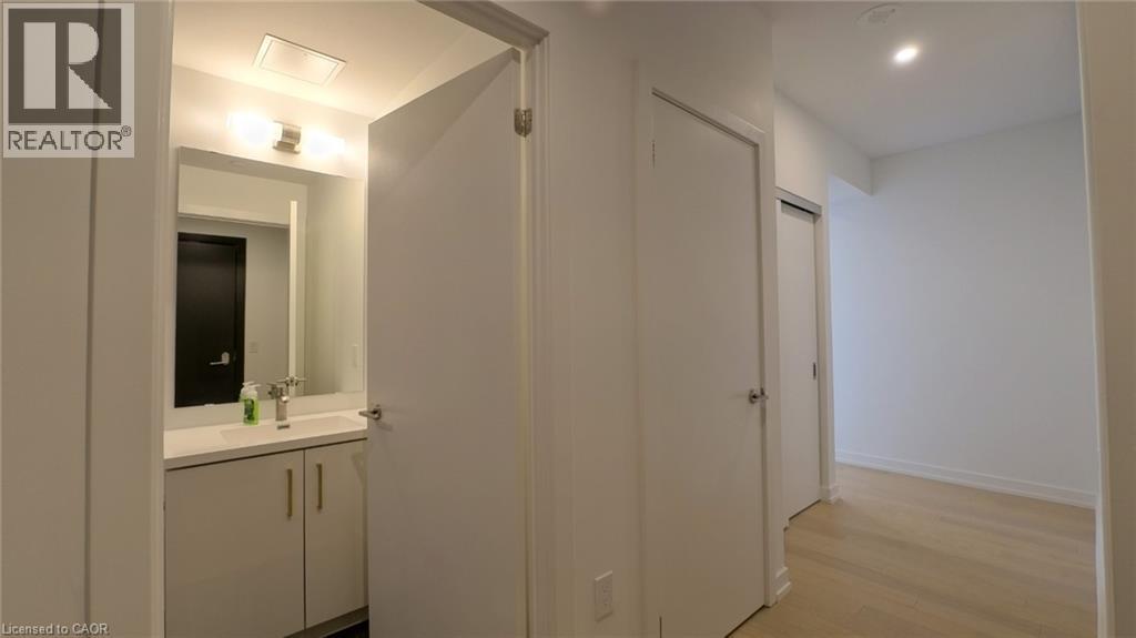 5 WELLINGTON Street Unit# 1712 thumbnail 7