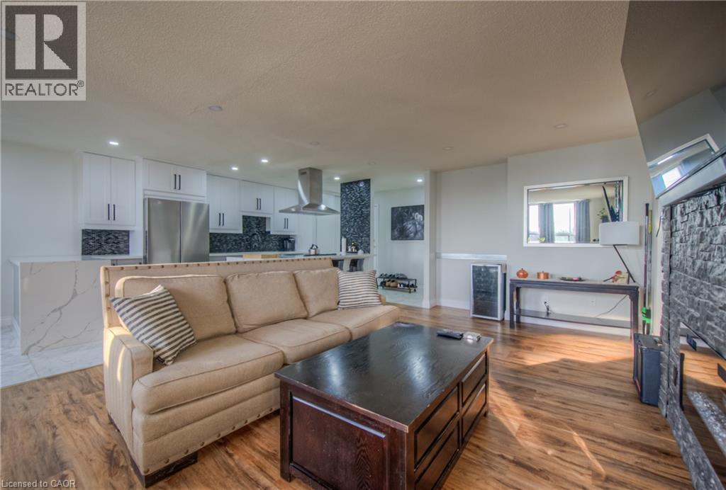 185 KEHL Street Unit# 410 thumbnail 5