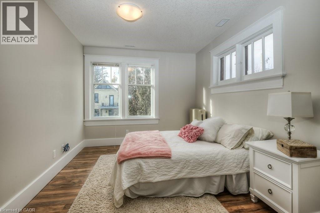 54 PARK Street thumbnail 14