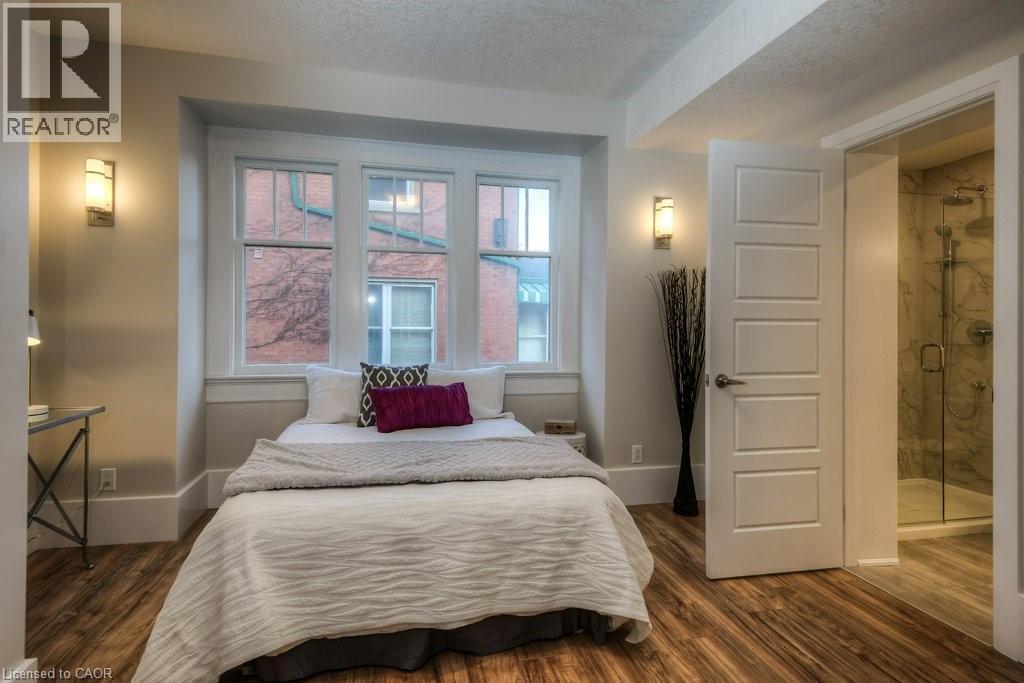 54 PARK Street thumbnail 36